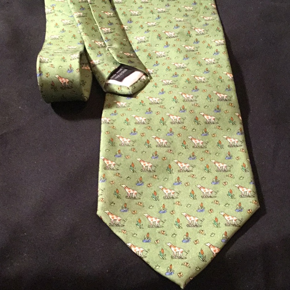 BASS POINTER (dog) tie (green) 100% Silk